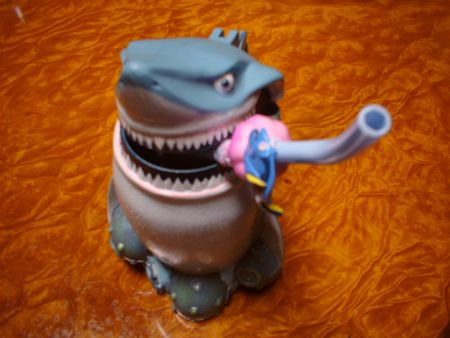 ファインディング・ニモのブルース関連グッズ